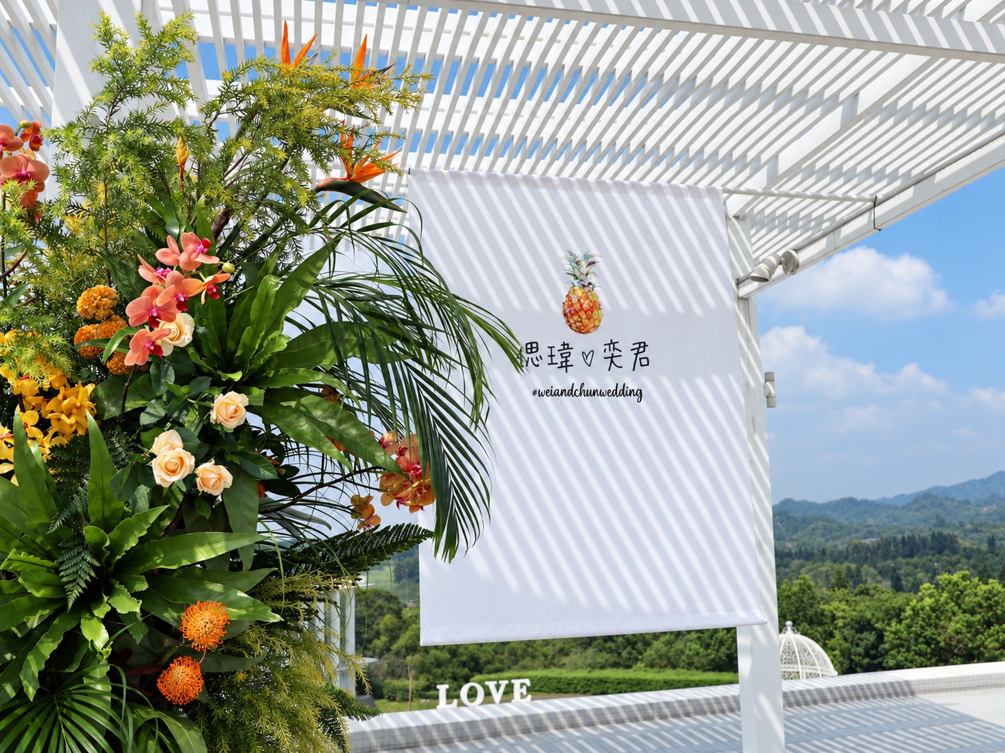 熱帶花材與儀式花柱細節